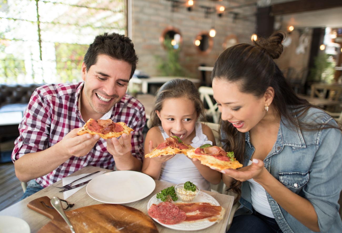kids eating out